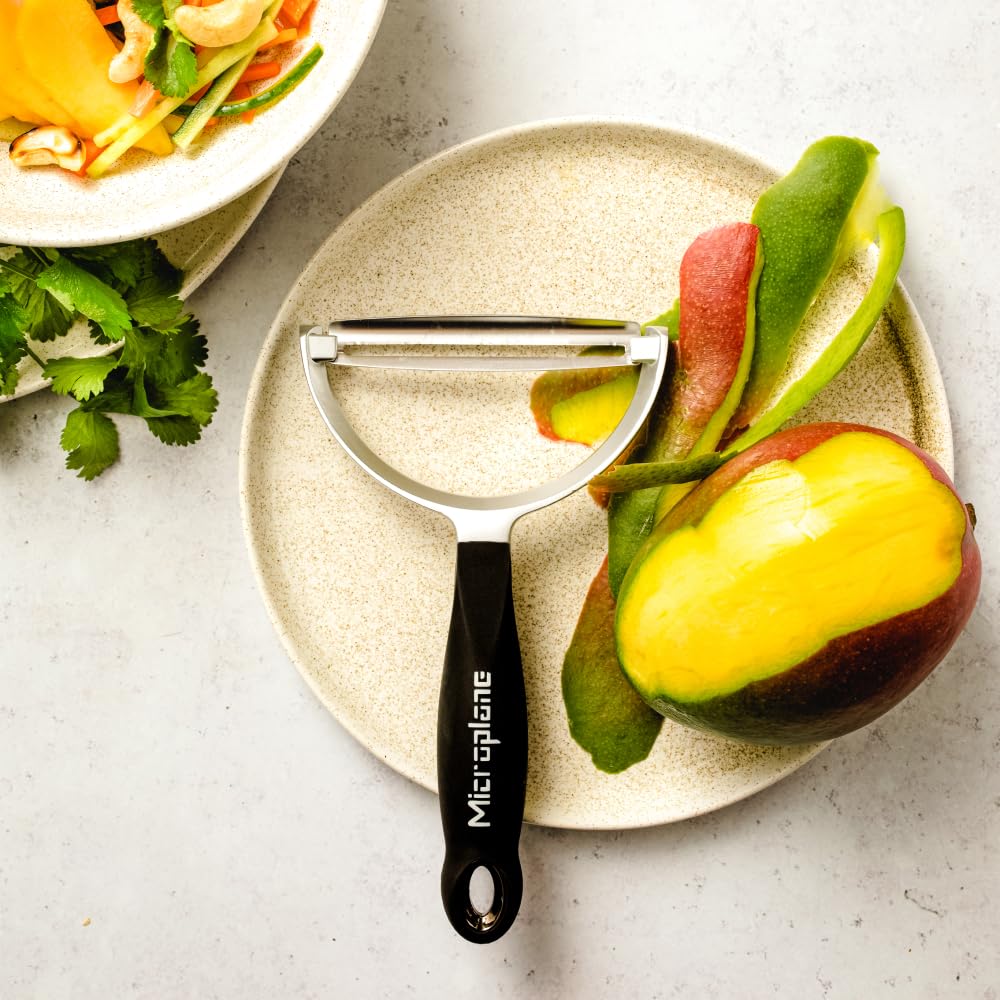 Microplane Professional XL Peeler | Wide and Sharp Stainless Steel